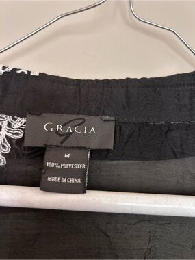 Gracia Black Top with White Floral Stitching